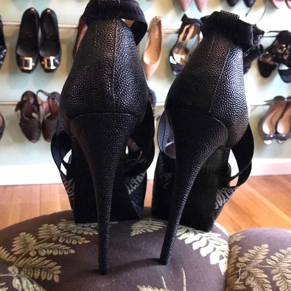 🆕Colin Stuart animal zebra platform pumps - Picture 4 of 4